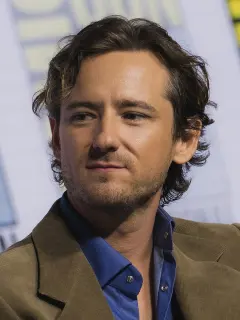 Lewis Pullman